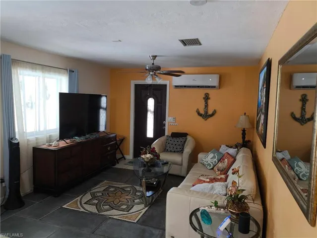 618 107th Ave N, Naples, Florida 34108