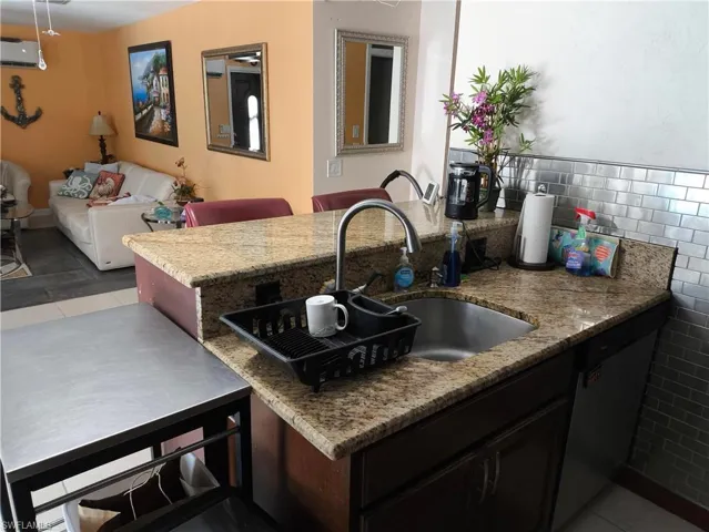 618 107th Ave N, Naples, Florida 34108