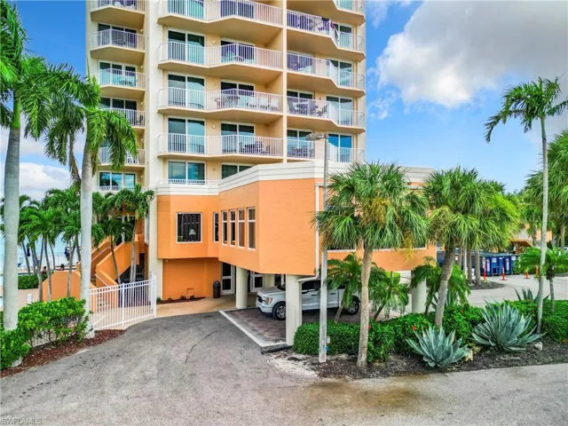 Entrance to Lovers Key Beach Club and Resort
