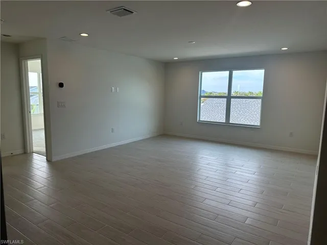 Loft area (Second floor)