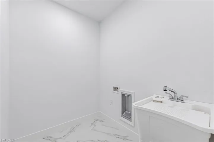 Laundry area featuring washer hookup