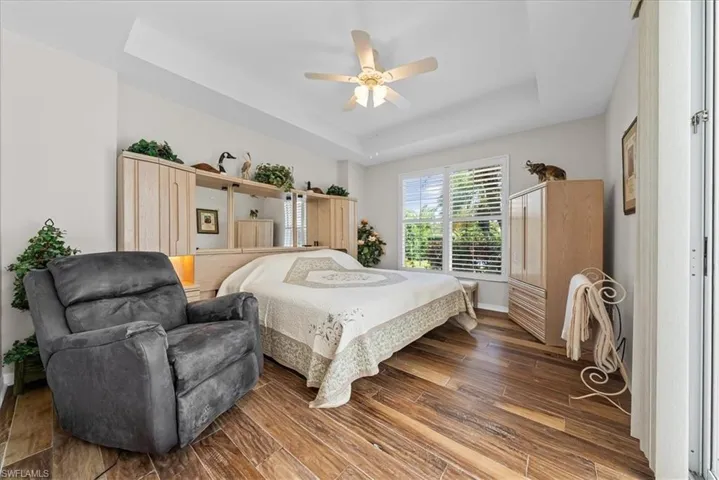 10848 Longshore Way W, Naples, Florida 34119