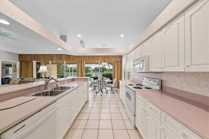 10848 Longshore Way W, Naples, Florida 34119