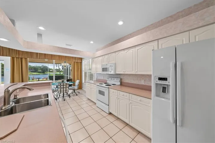 10848 Longshore Way W, Naples, Florida 34119