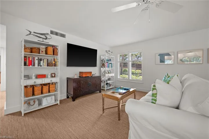 100 Tall Pine Ln 1101, Naples, Florida 34105
