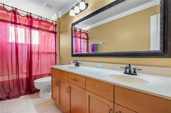 Guest Bathroom 3