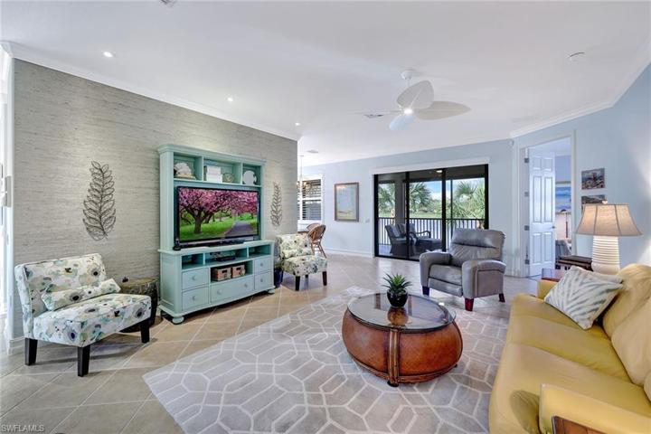 10482 Smokehouse Bay DR # 201, NAPLES FL 34120