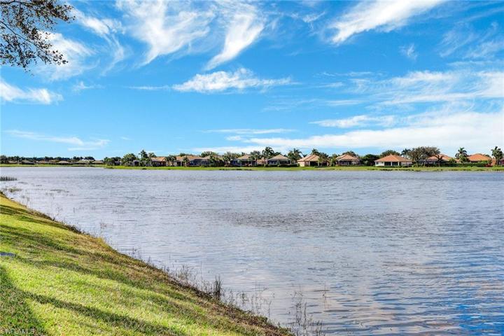 10482 Smokehouse Bay DR # 201, NAPLES FL 34120