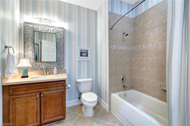 10482 Smokehouse Bay DR # 201, NAPLES FL 34120