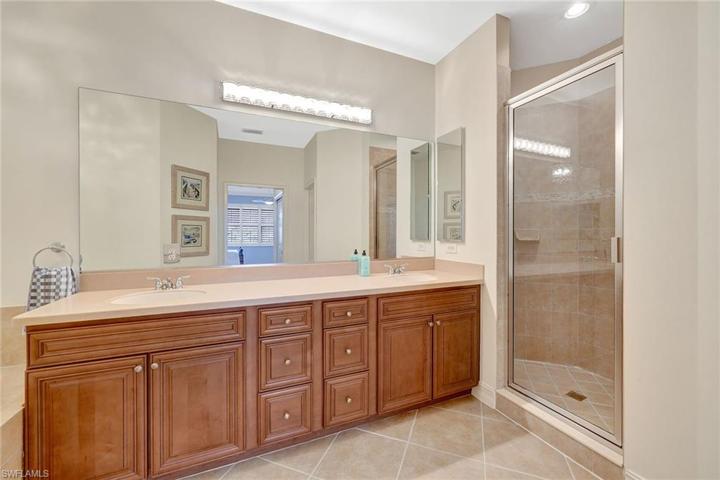 10482 Smokehouse Bay DR # 201, NAPLES FL 34120