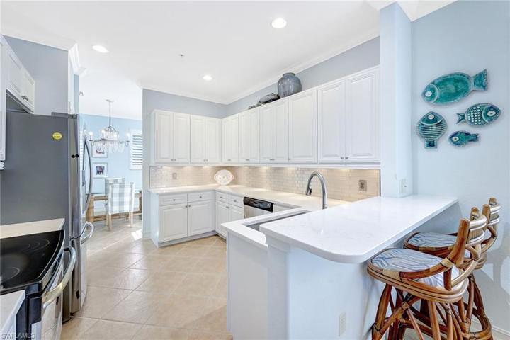 10482 Smokehouse Bay DR # 201, NAPLES FL 34120