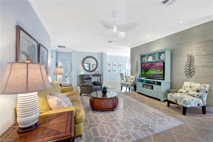 10482 Smokehouse Bay DR # 201, NAPLES FL 34120
