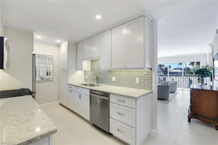 Gorgeous galley kitchen.