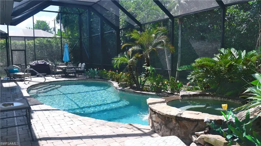 649 Bow Line Dr, Naples, Florida 34103