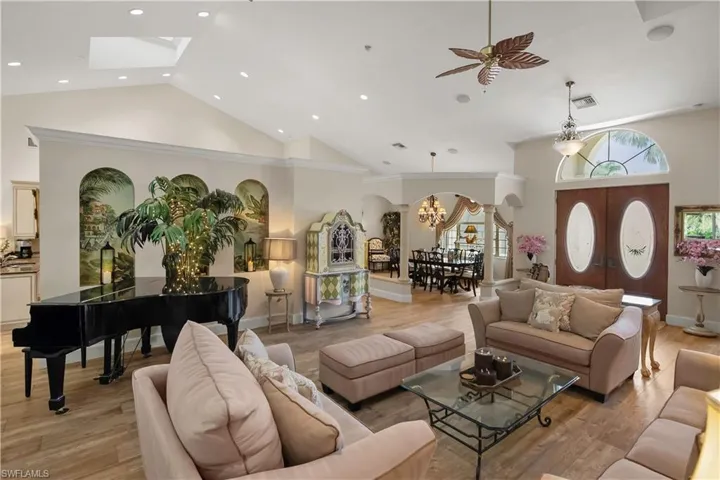 649 Bow Line Dr, Naples, Florida 34103