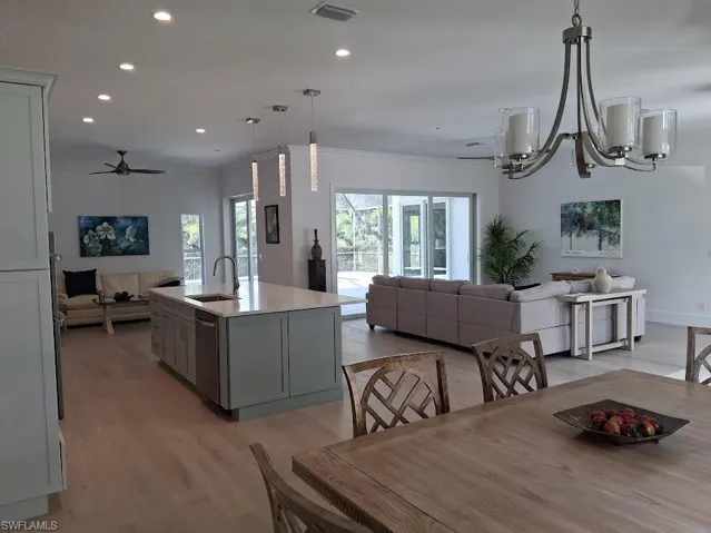 1909 Fairfax Cir, Naples, Florida 34109