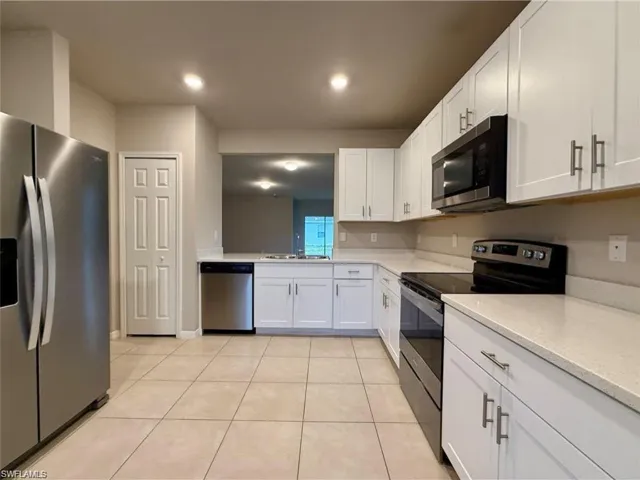17541  Lee  RD, Fort Myers, FL 33967