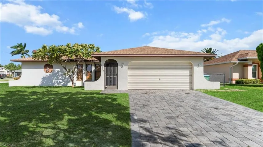1717 Se 11th Ter, Cape Coral, Florida 33990