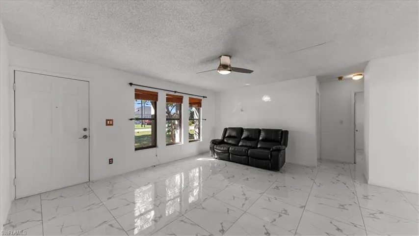 1717 Se 11th Ter, Cape Coral, Florida 33990