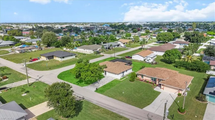 1717 Se 11th Ter, Cape Coral, Florida 33990