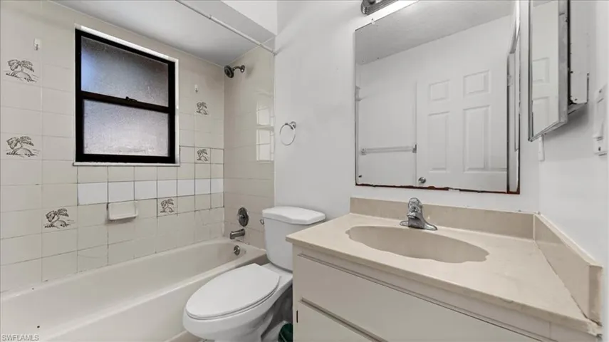 1717 Se 11th Ter, Cape Coral, Florida 33990