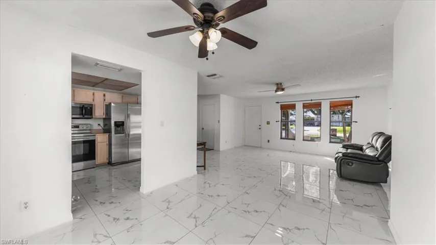 1717 Se 11th Ter, Cape Coral, Florida 33990