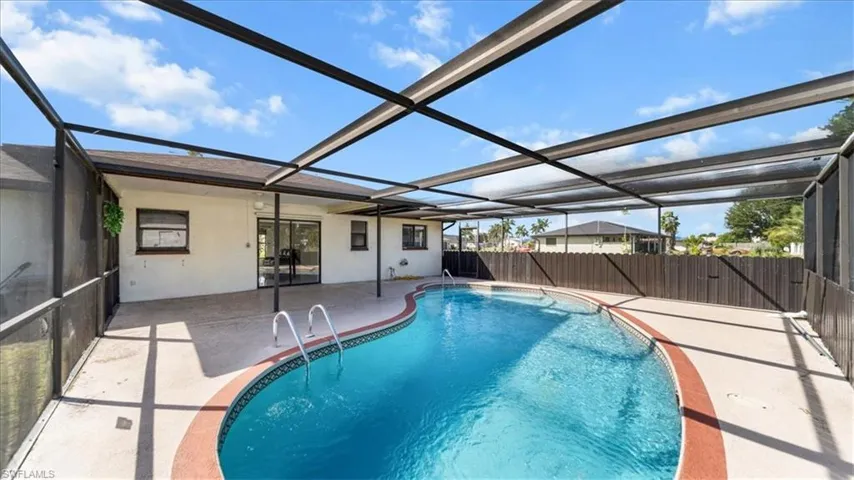 1717 Se 11th Ter, Cape Coral, Florida 33990