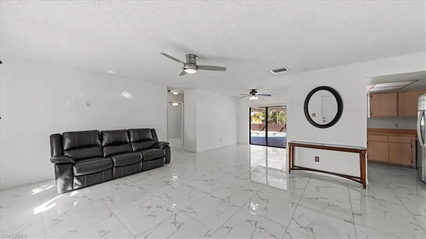 1717 Se 11th Ter, Cape Coral, Florida 33990