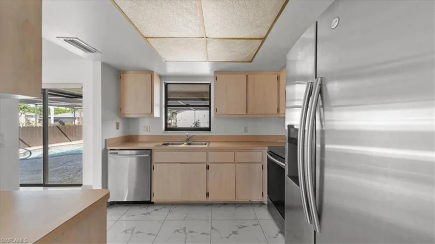 1717 Se 11th Ter, Cape Coral, Florida 33990