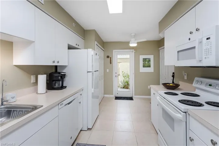 15445 Cedarwood Ln # 104, Naples Fl 34110