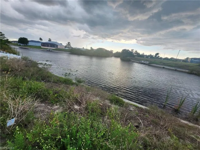 406 Nw 18th Pl, Cape Coral, Florida 33993