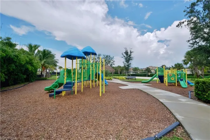 2284 Dancy St, Naples, Florida 34120
