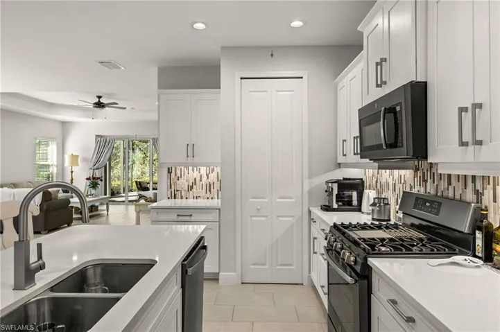 11755  Solano  DR, Fort Myers, FL 33966