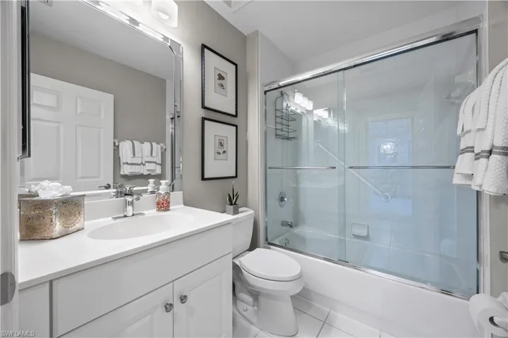 677  Vintage Reserve  CIR, Naples, FL 34119