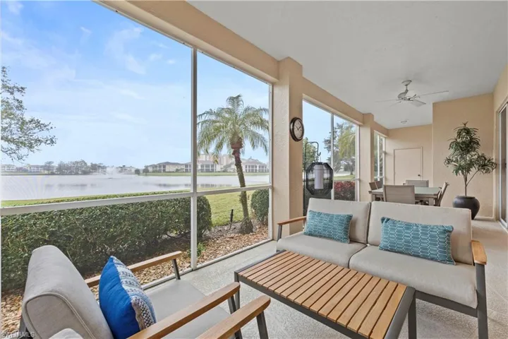 677  Vintage Reserve  CIR, Naples, FL 34119