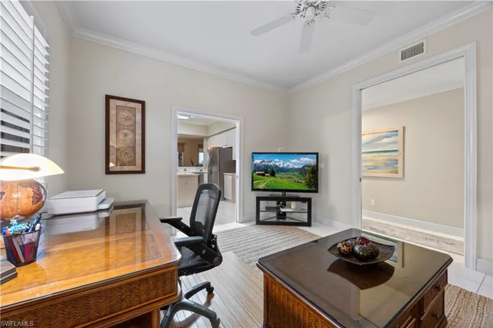 677  Vintage Reserve  CIR, Naples, FL 34119