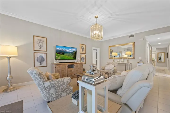 677  Vintage Reserve  CIR, Naples, FL 34119