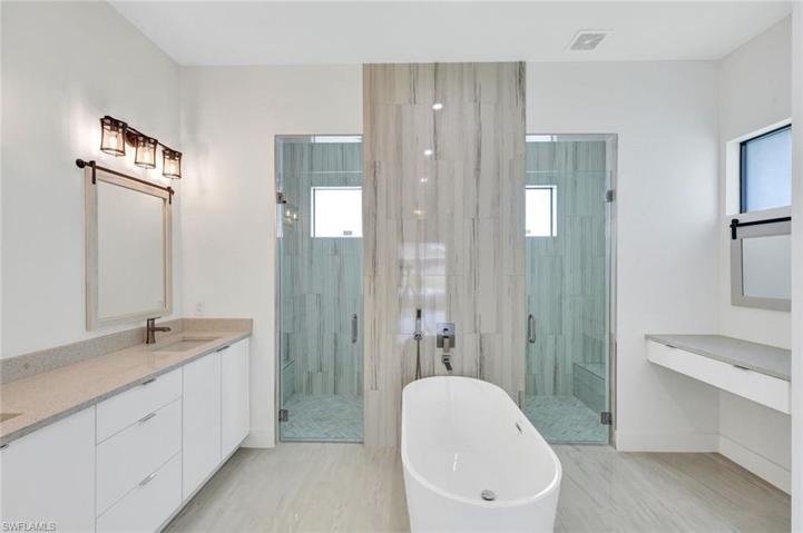 Soaker tub