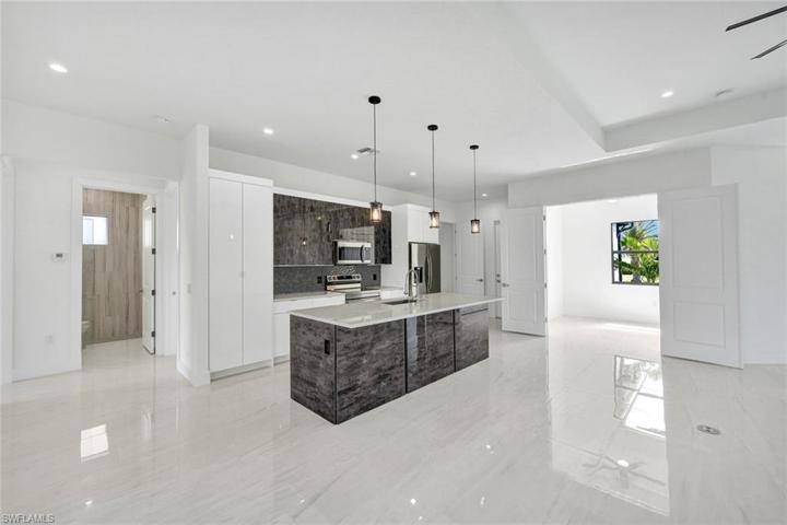 Bright and light kitchen