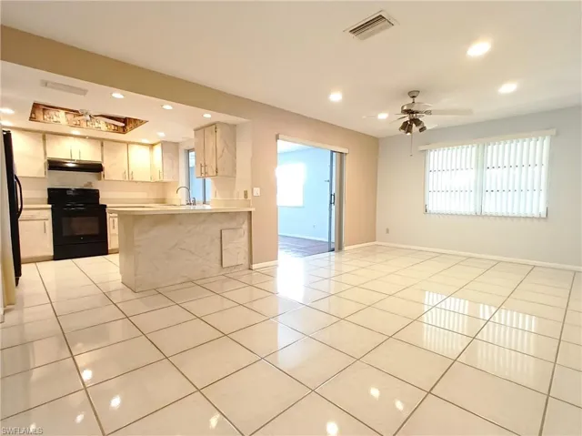 1326 Se 23rd Ter, Cape Coral, Florida 33990