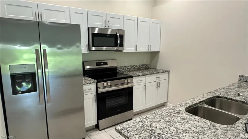 529 Ne 25th Ave, Cape Coral, Florida 33909