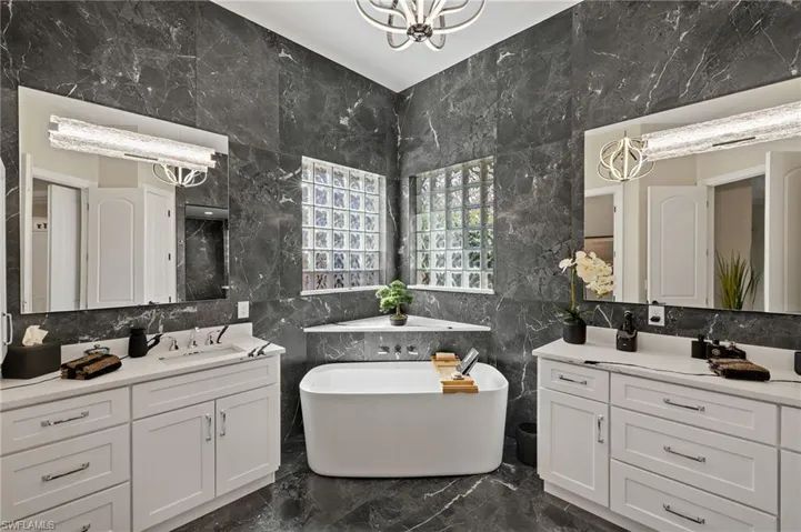 876  Villa Florenza  DR, Naples, FL 34119