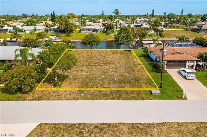 1325 SE 32nd TER, CAPE CORAL FL 33904