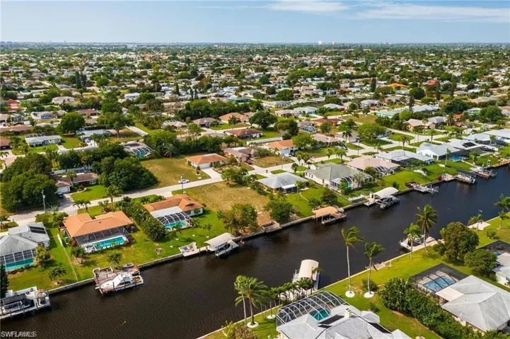 1325 SE 32nd TER, CAPE CORAL FL 33904