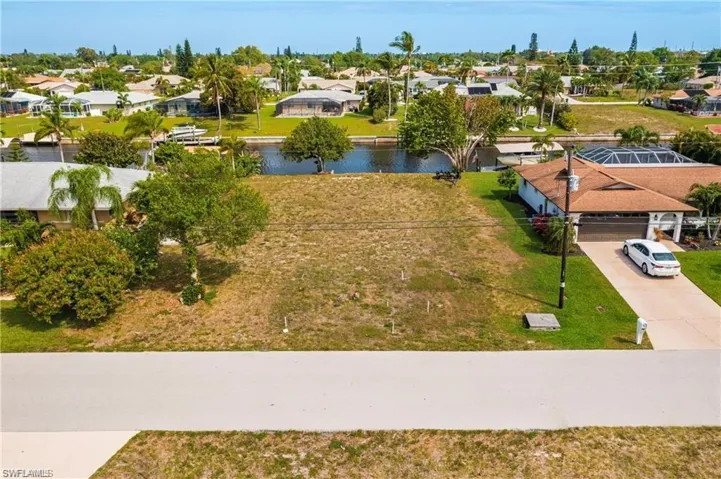 1325 SE 32nd TER, CAPE CORAL FL 33904