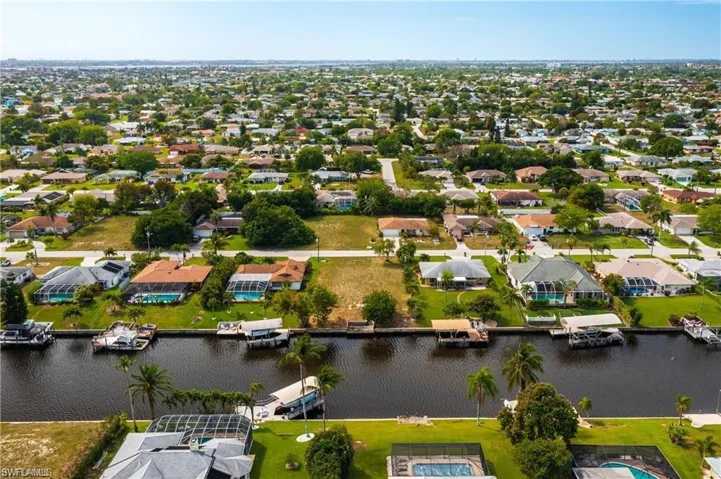 1325 SE 32nd TER, CAPE CORAL FL 33904