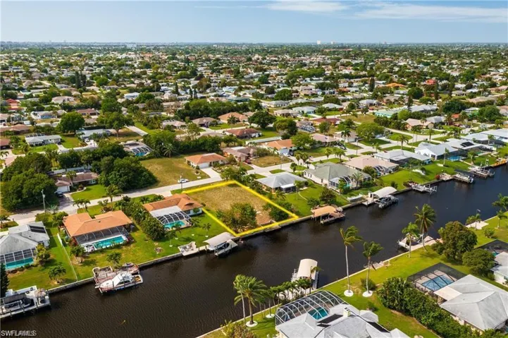 1325 SE 32nd TER, CAPE CORAL FL 33904
