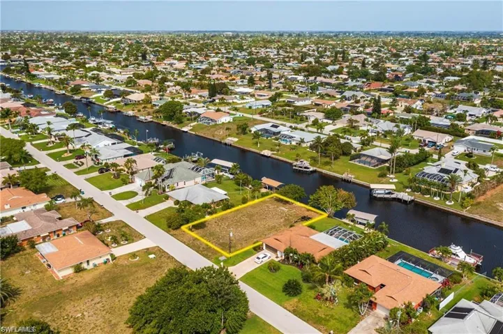 1325 SE 32nd TER, CAPE CORAL FL 33904