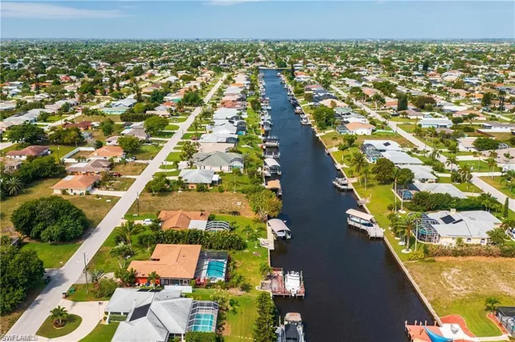 1325 SE 32nd TER, CAPE CORAL FL 33904