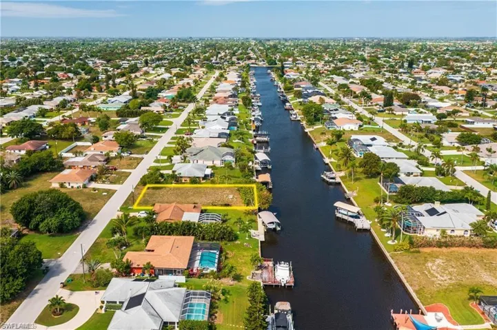 1325 SE 32nd TER, CAPE CORAL FL 33904